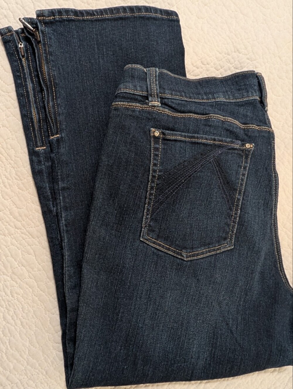 White House Black Market Dark Wash Denim Capri Jeans with Zippers On The Ankles